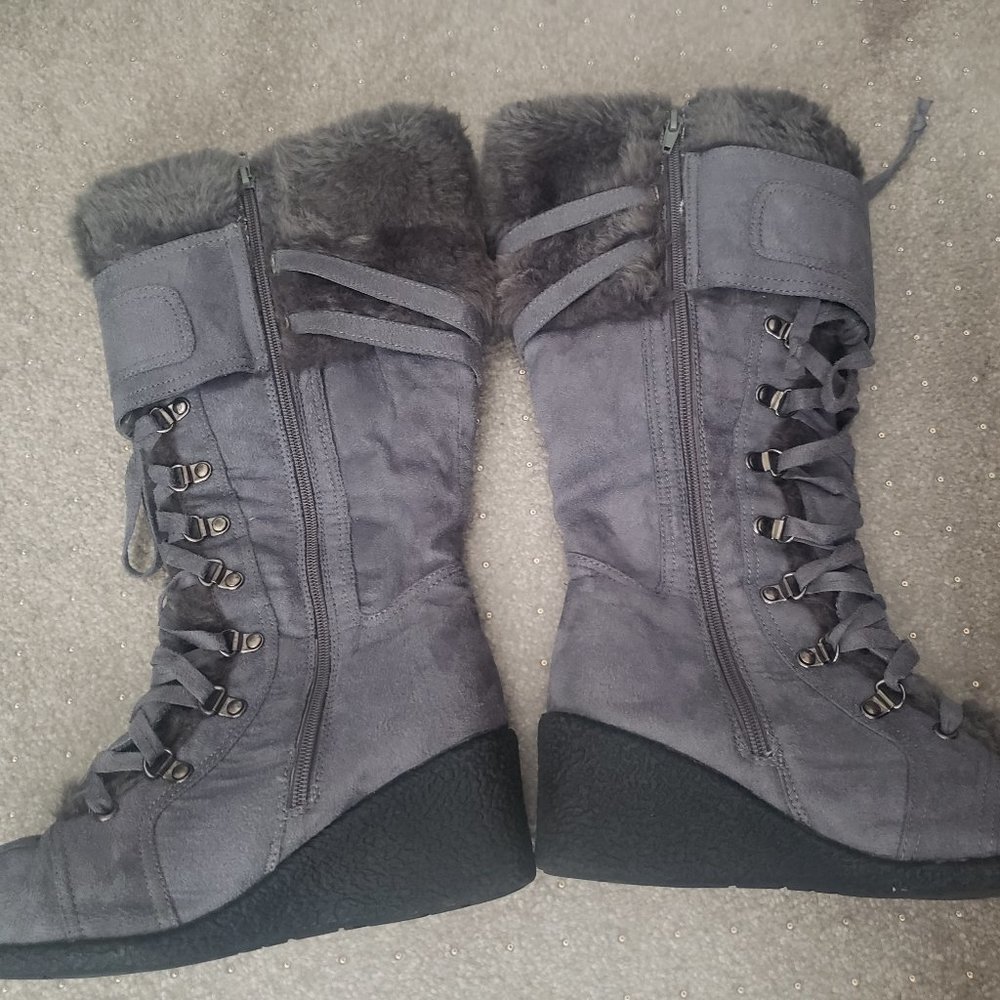 Gray Women's Boots Size 7